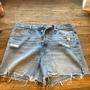 Free People denim shorts size 31 never worn